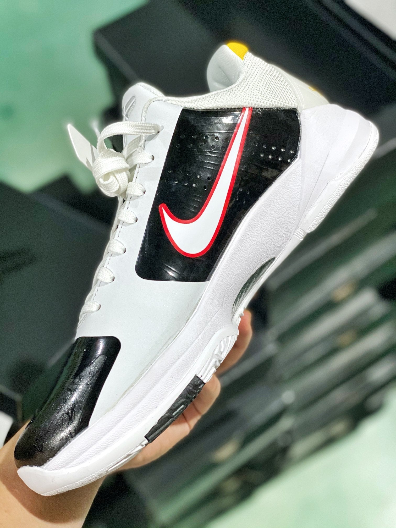 Kobe 5 Bruce Lee - Image 3