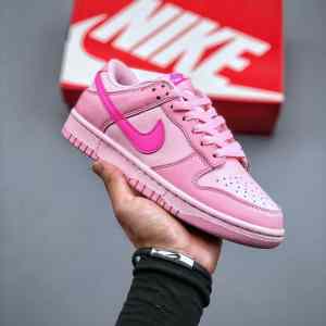 Dunk Low Triple Pink