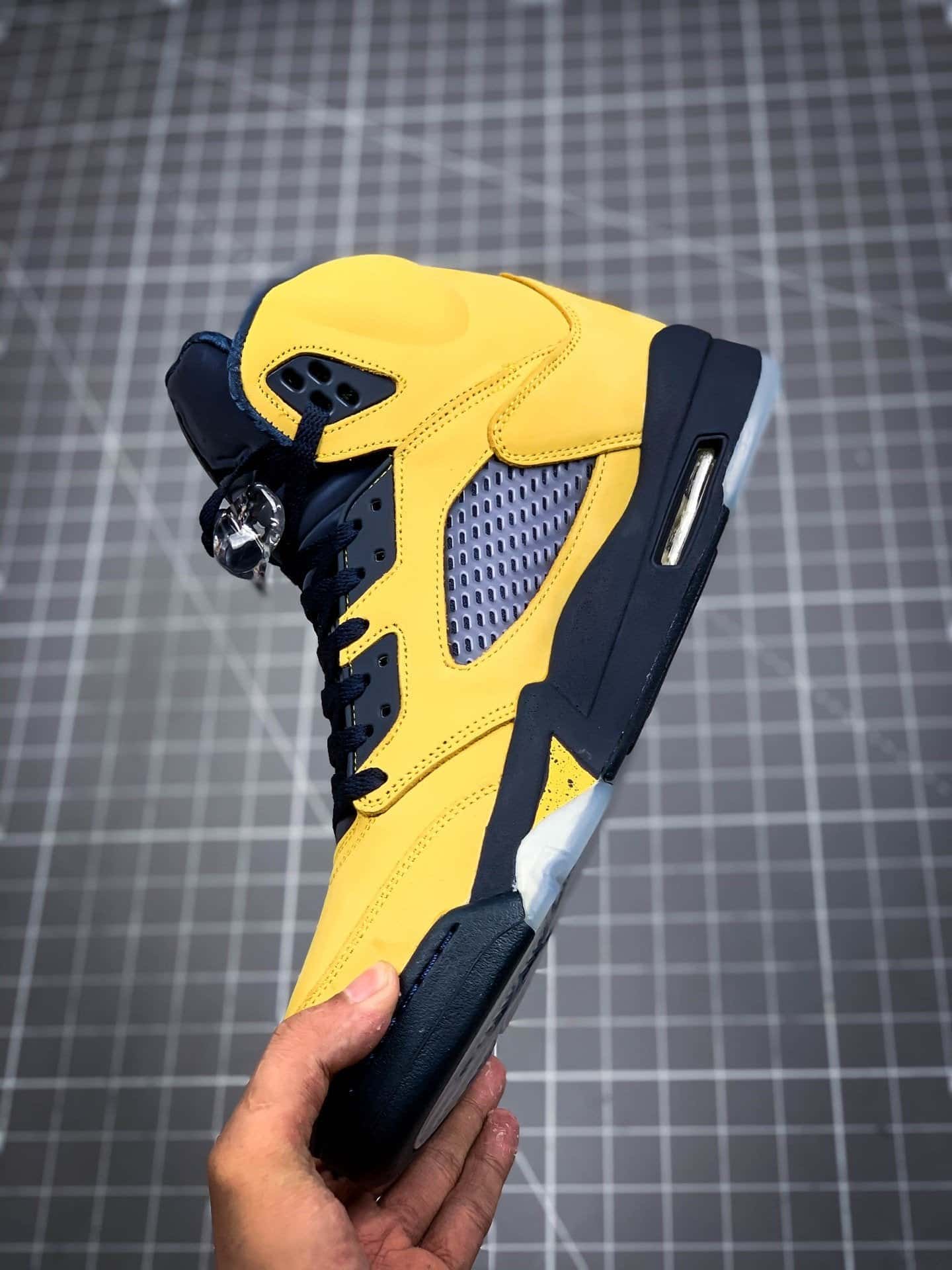 Jordan 5 Retro Michigan - Image 6