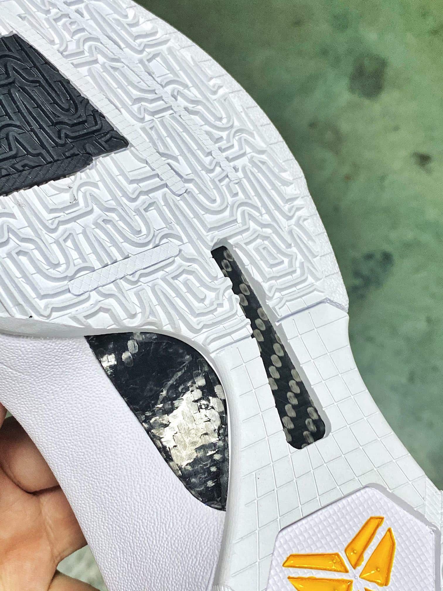 Kobe 5 Bruce Lee - Image 7