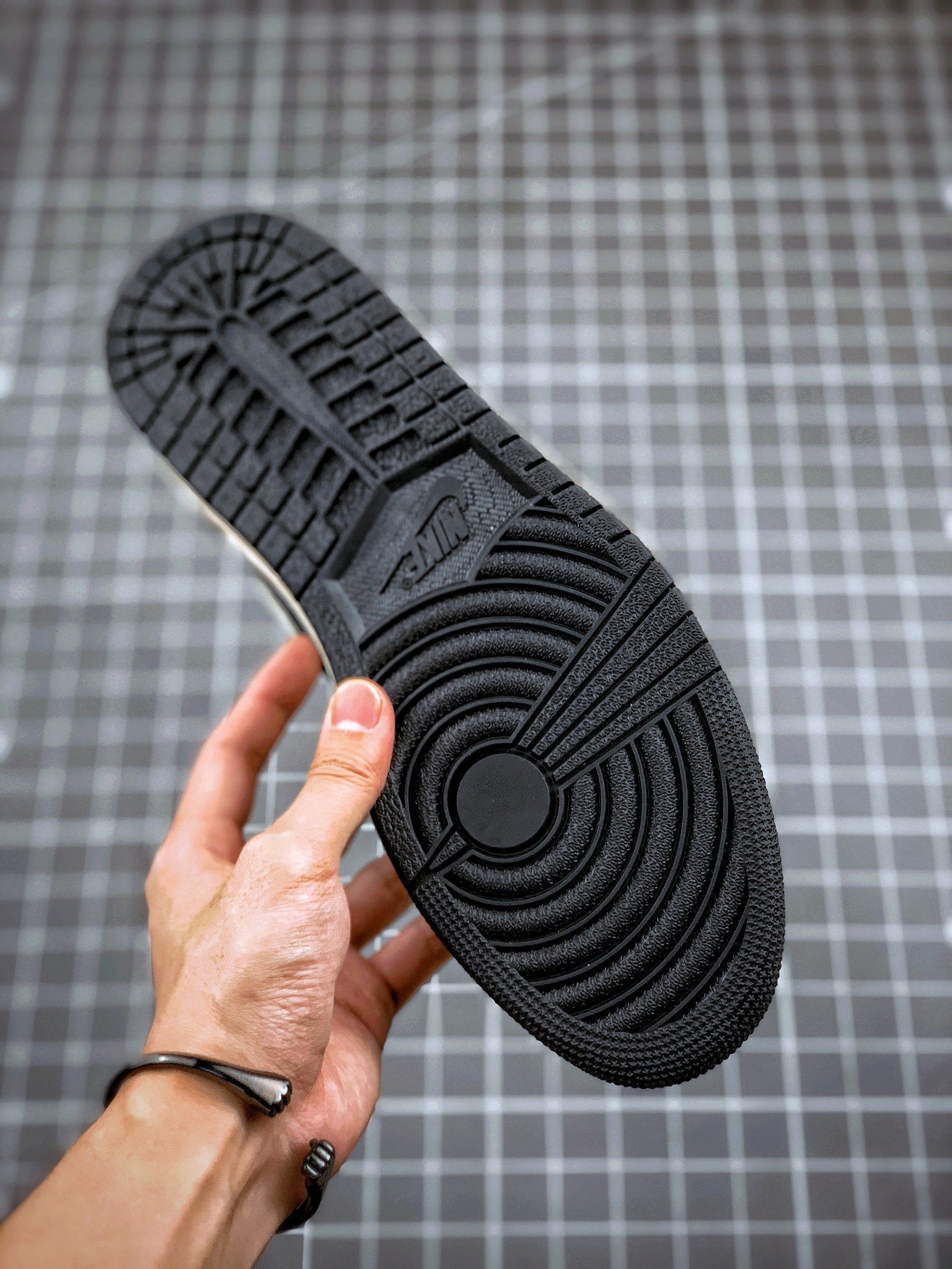 Jordan 1 Retro High Dark Mocha - Image 7