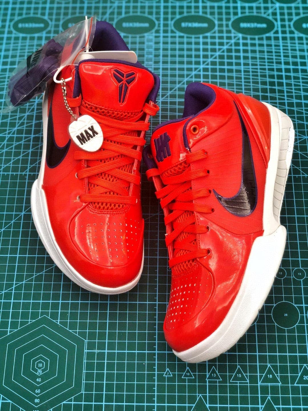 Kobe 4 Undefeated Phoenix Suns - Image 4