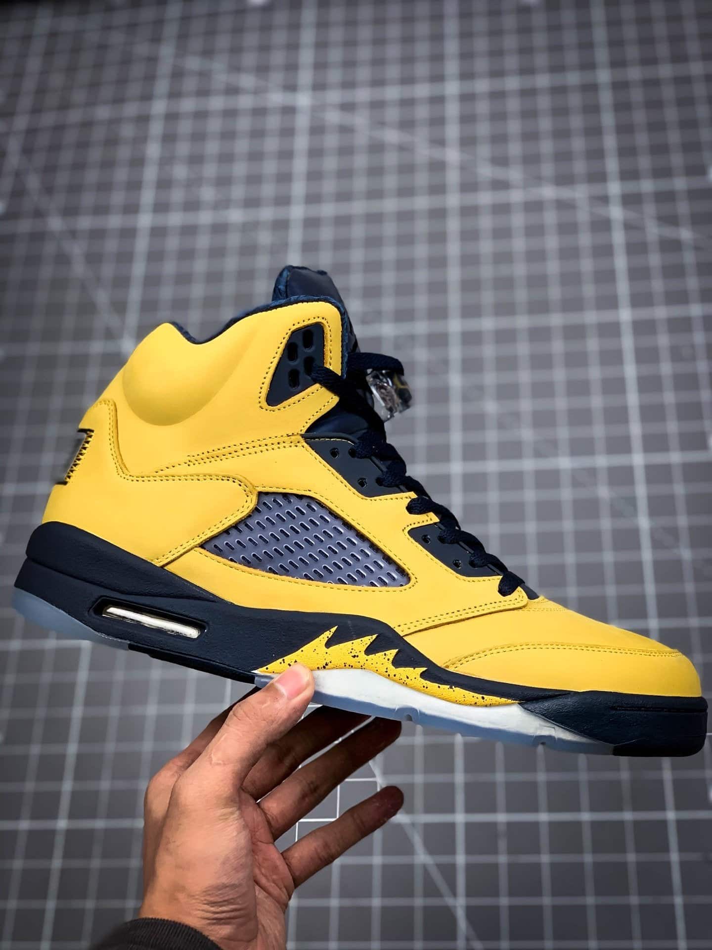 Jordan 5 Retro Michigan - Image 5