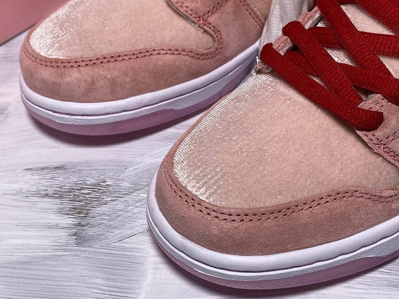 SB Dunk Low StrangeLove Skateboards - Image 15