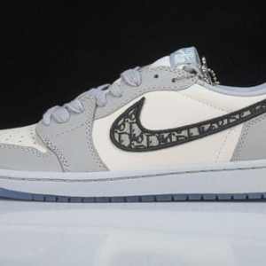 Jordan 1 Retro Low Dior (GOD TIER)