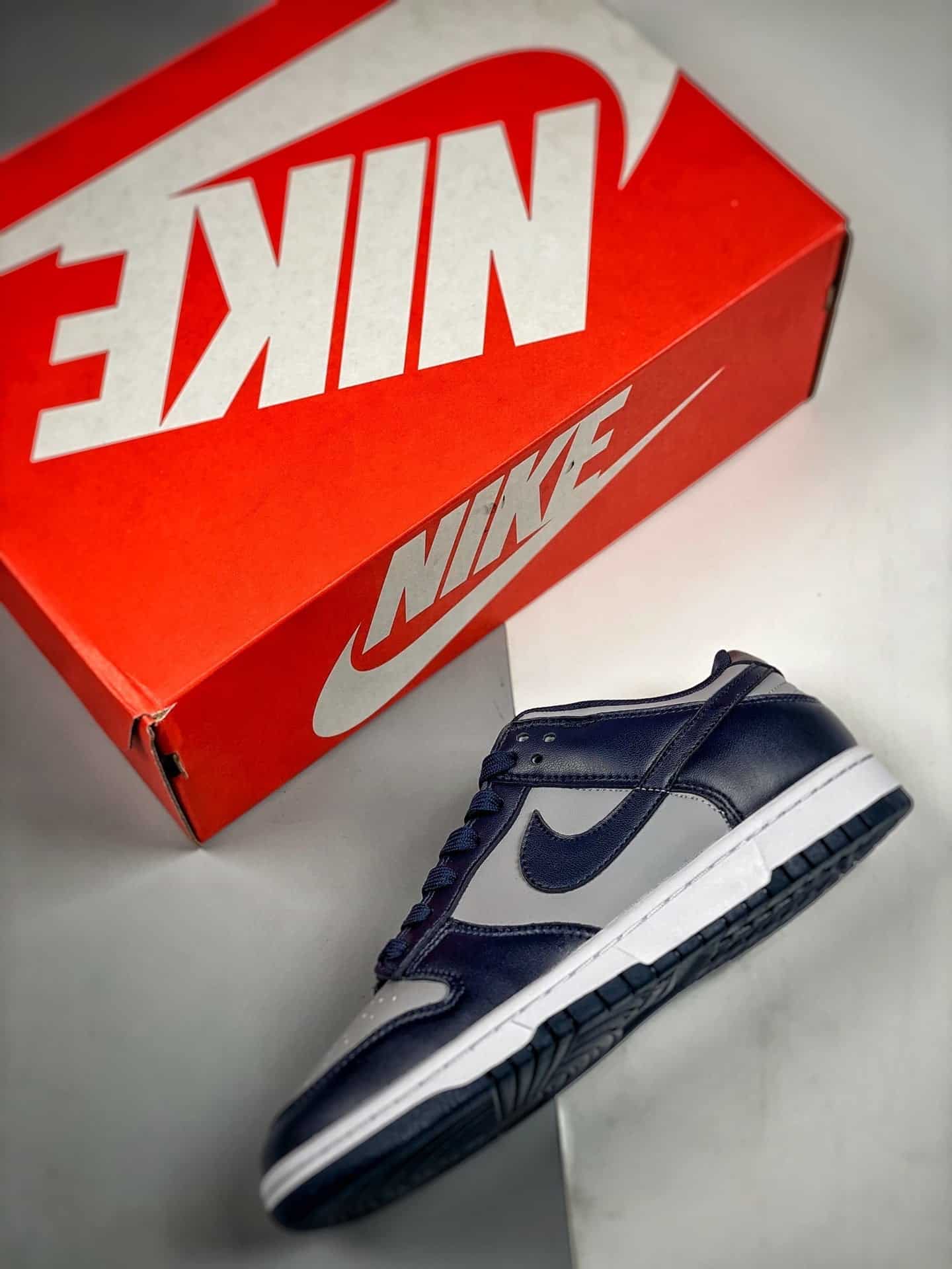 Dunk Low Georgetown - Image 3