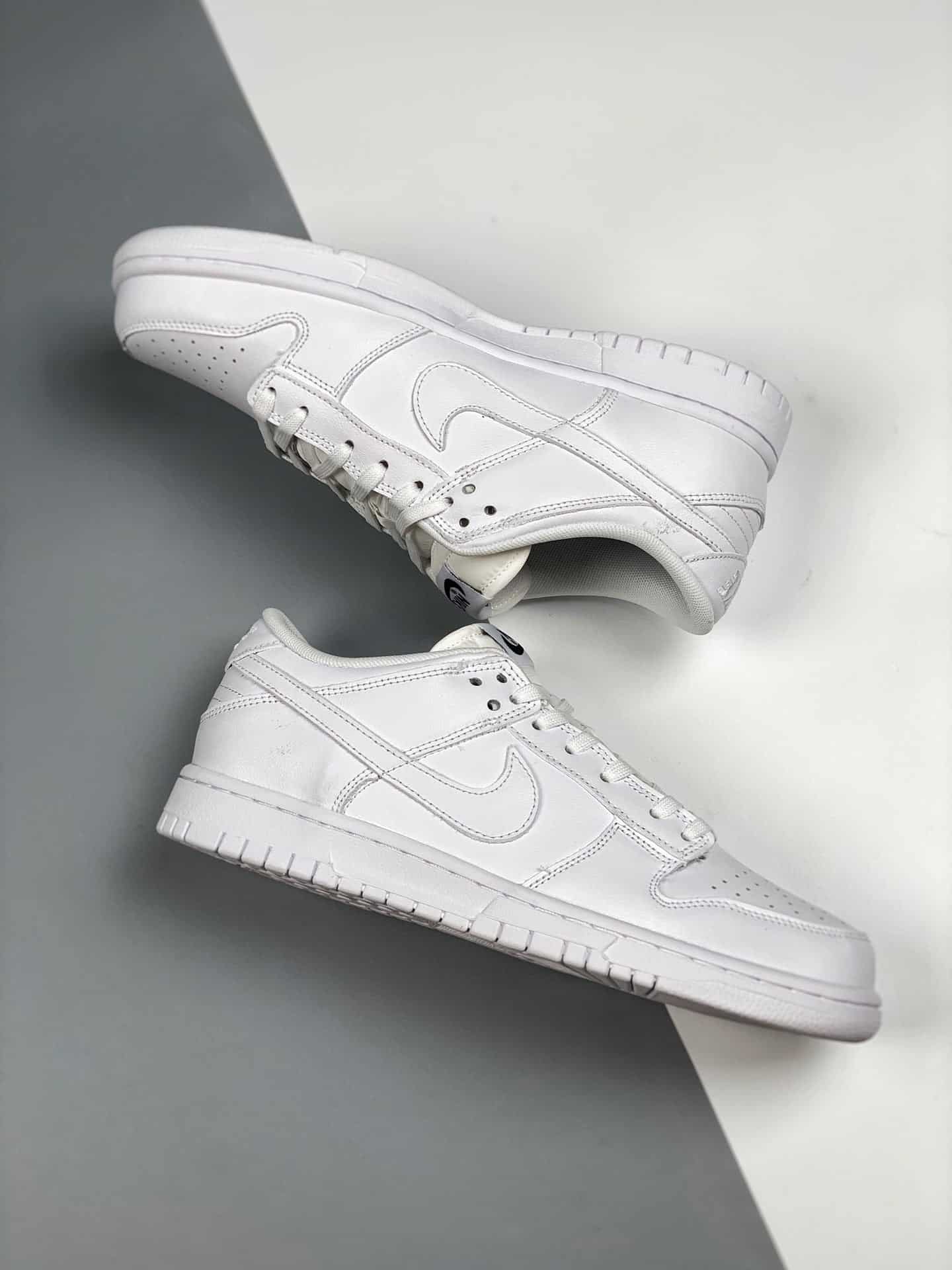 Dunk Low Triple White - Image 4