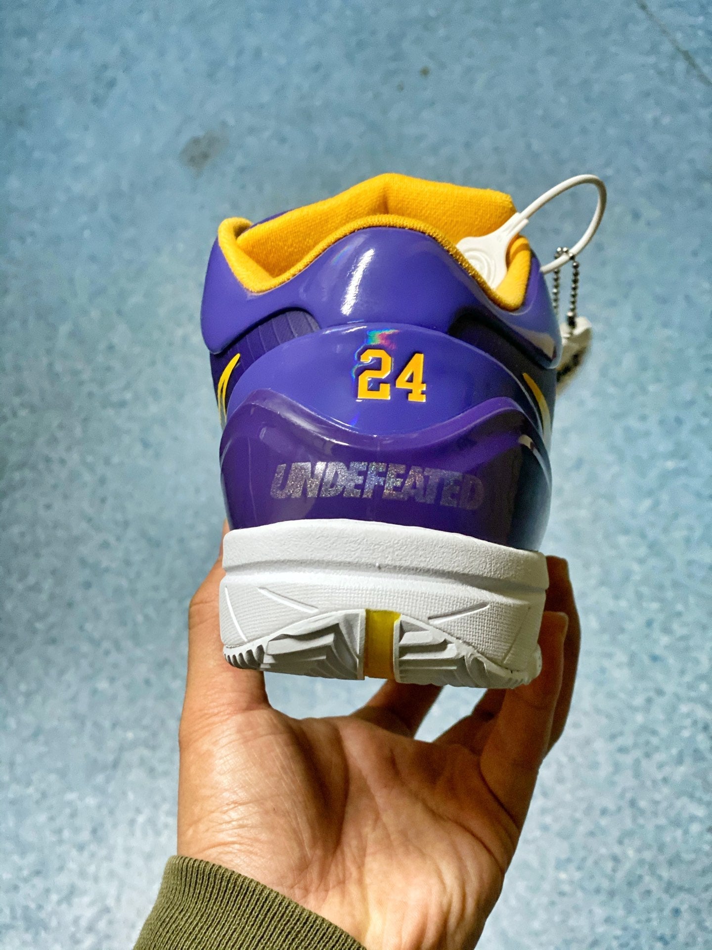 Kobe 4 Undefeated Los Angeles Lakers - Image 4
