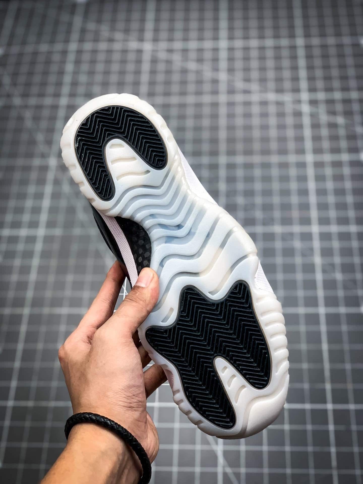 Jordan 11 Retro Low Barons - Image 7