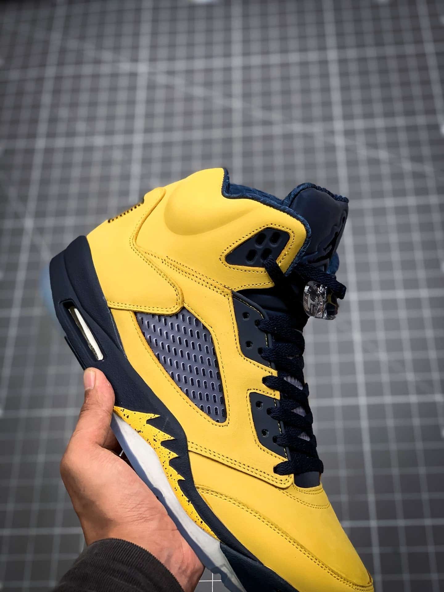 Jordan 5 Retro Michigan - Image 9