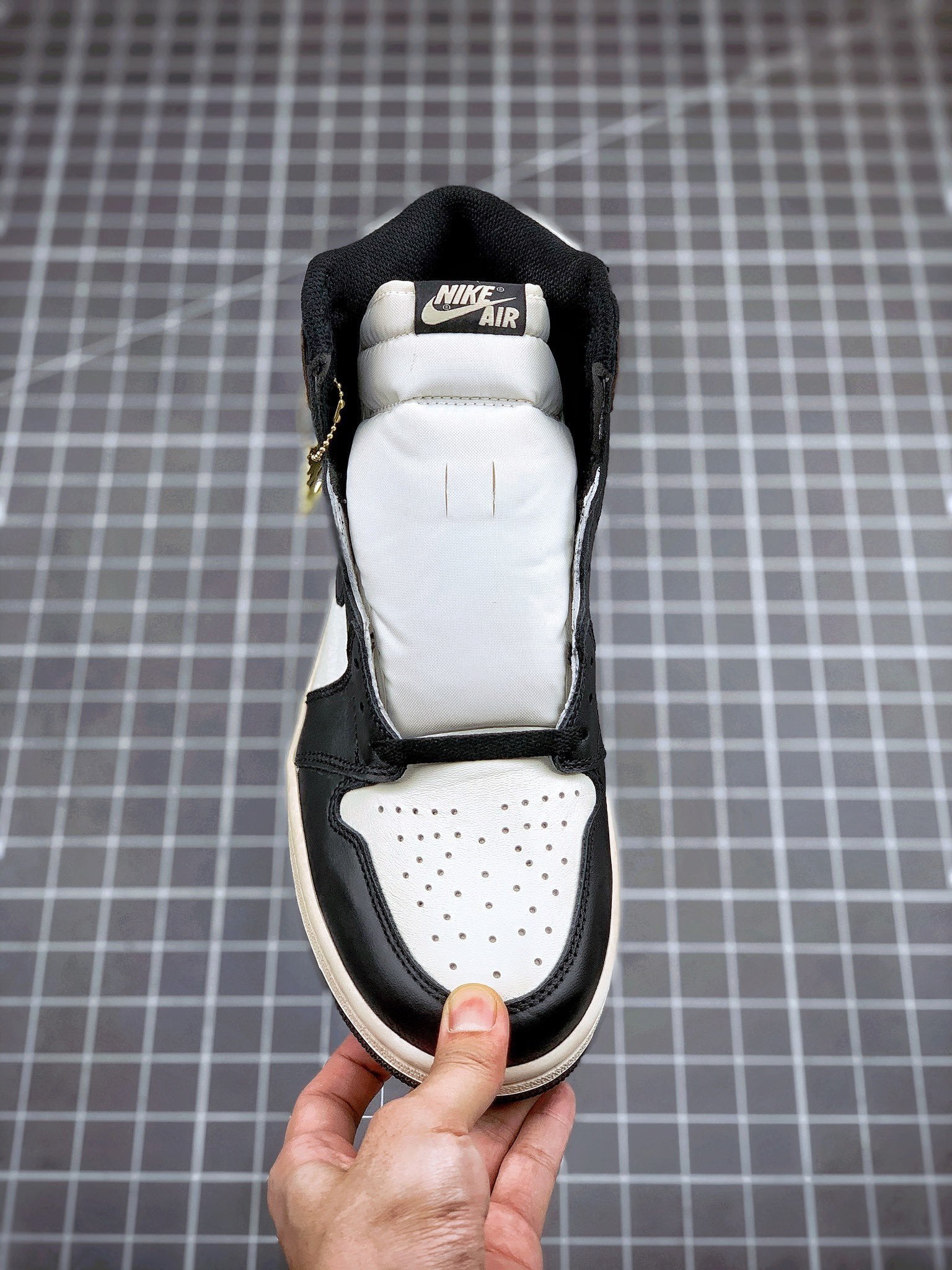 Jordan 1 Retro High Dark Mocha - Image 2