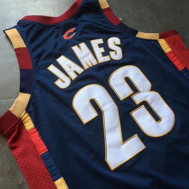 LeBron James Cleveland Cavaliers throwback Jersey - Image 3