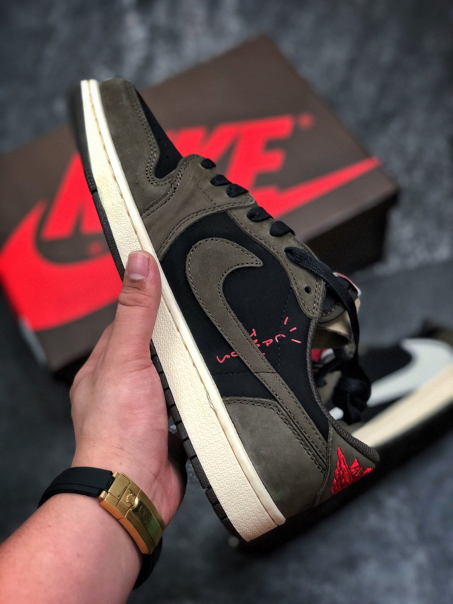 Jordan 1 Retro Low Travis Scott - Image 2