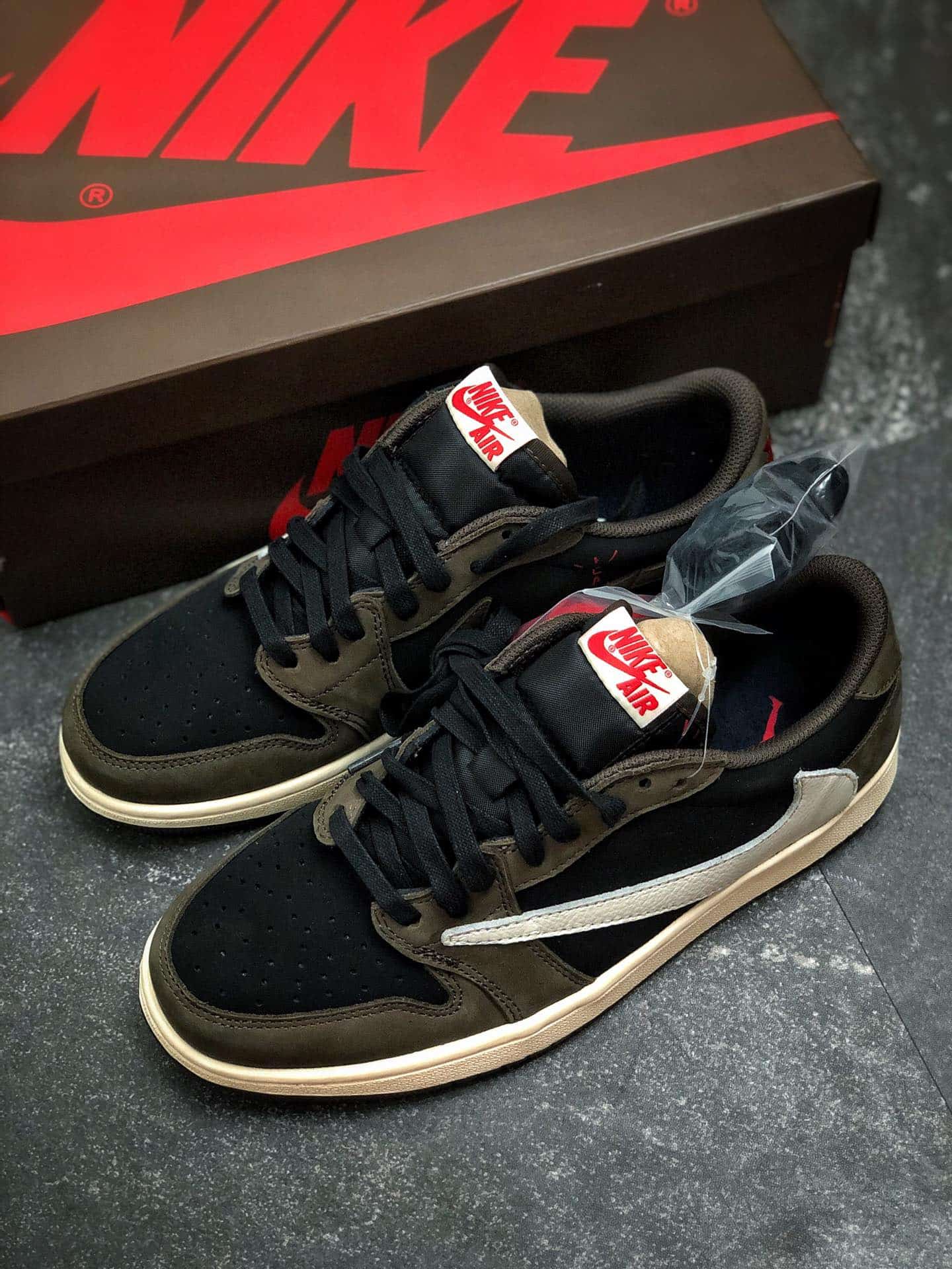 Jordan 1 Retro Low Travis Scott - Image 6