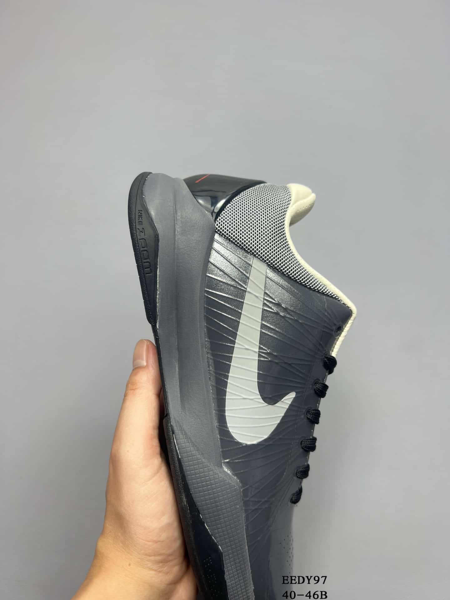 Kobe 5 Ashton Martin - Image 4